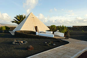 Lanzarote - Namaste - Pyramid